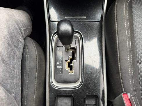 Used 2020 Mitsubishi Outlander ES FWD image 19