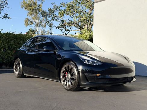 Used 2022 Tesla Model 3 Performance image 2