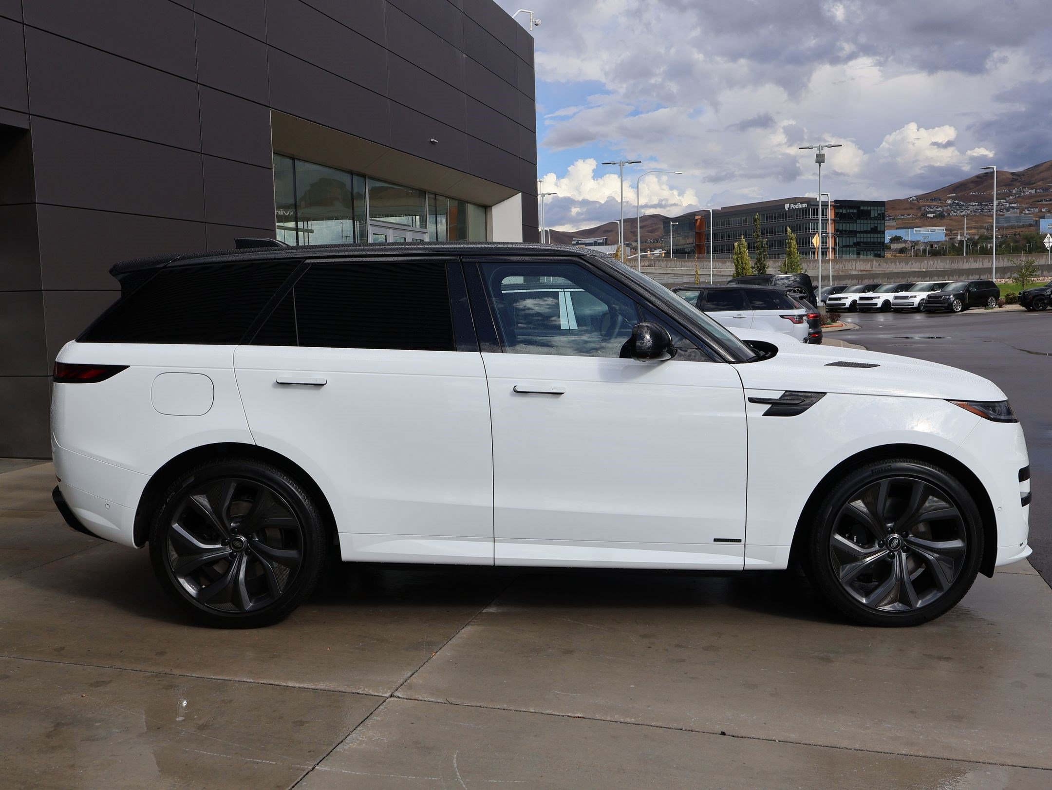 Certified 2025 Land Rover Range Rover Sport Autobiography AWD/4WD image 5