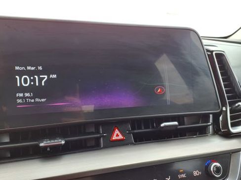 Used 2024 Kia Sportage EX image 22