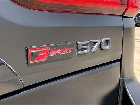 Used 2019 Lexus LX 570 4WD w/ Luxury Package image 10