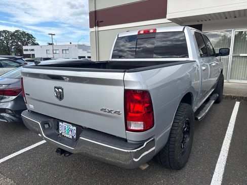 Used 2019 RAM 1500 Classic SLT AWD/4WD image 3