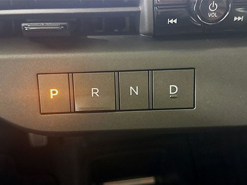 New 2026 Nissan Leaf Platinum+ w/ Cargo Package (Platinum+) image 18