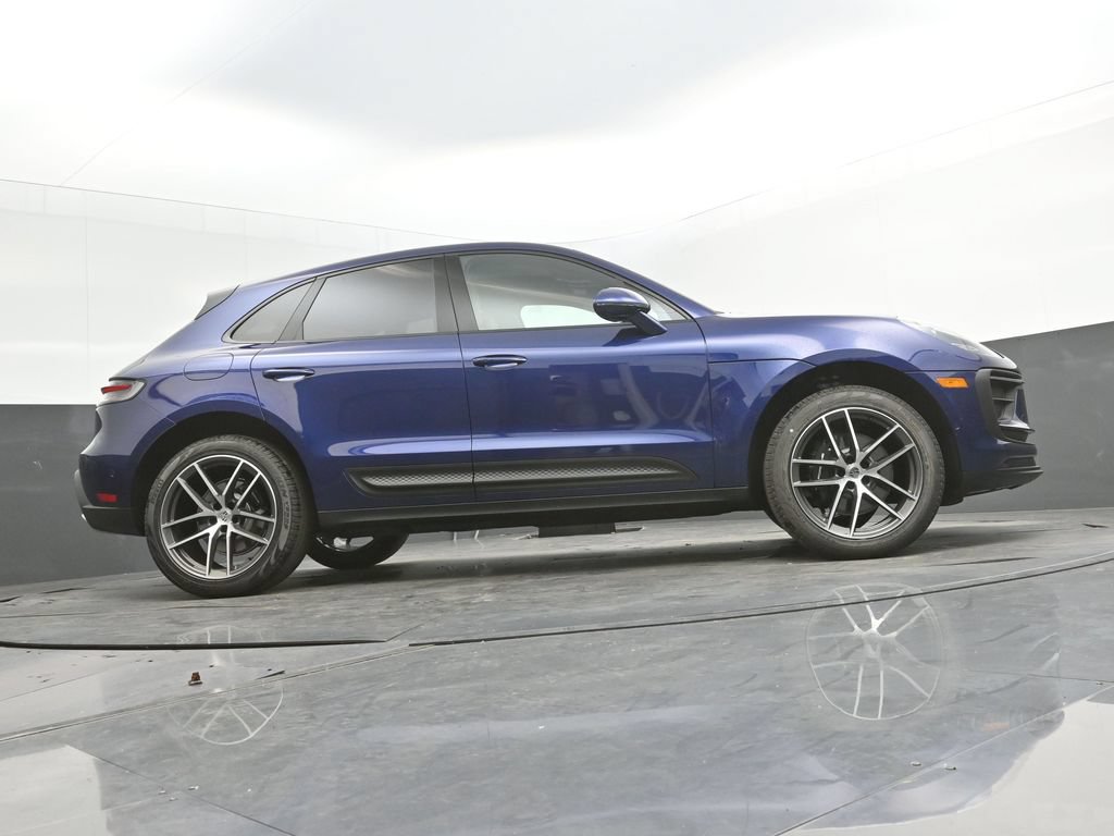 Certified 2026 Porsche Macan AWD/4WD image 39