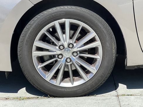 Used 2015 Toyota Corolla LE FWD image 24