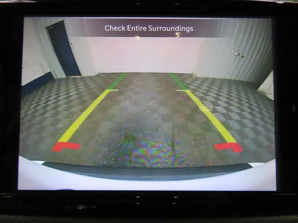 Used 2024 Chrysler Pacifica Limited FWD image 18