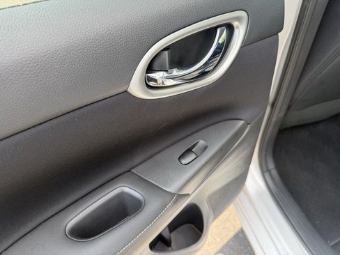 Used 2017 Nissan Sentra SV FWD image 23