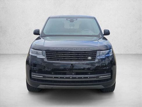 Used 2025 Land Rover Range Rover SE AWD/4WD image 2