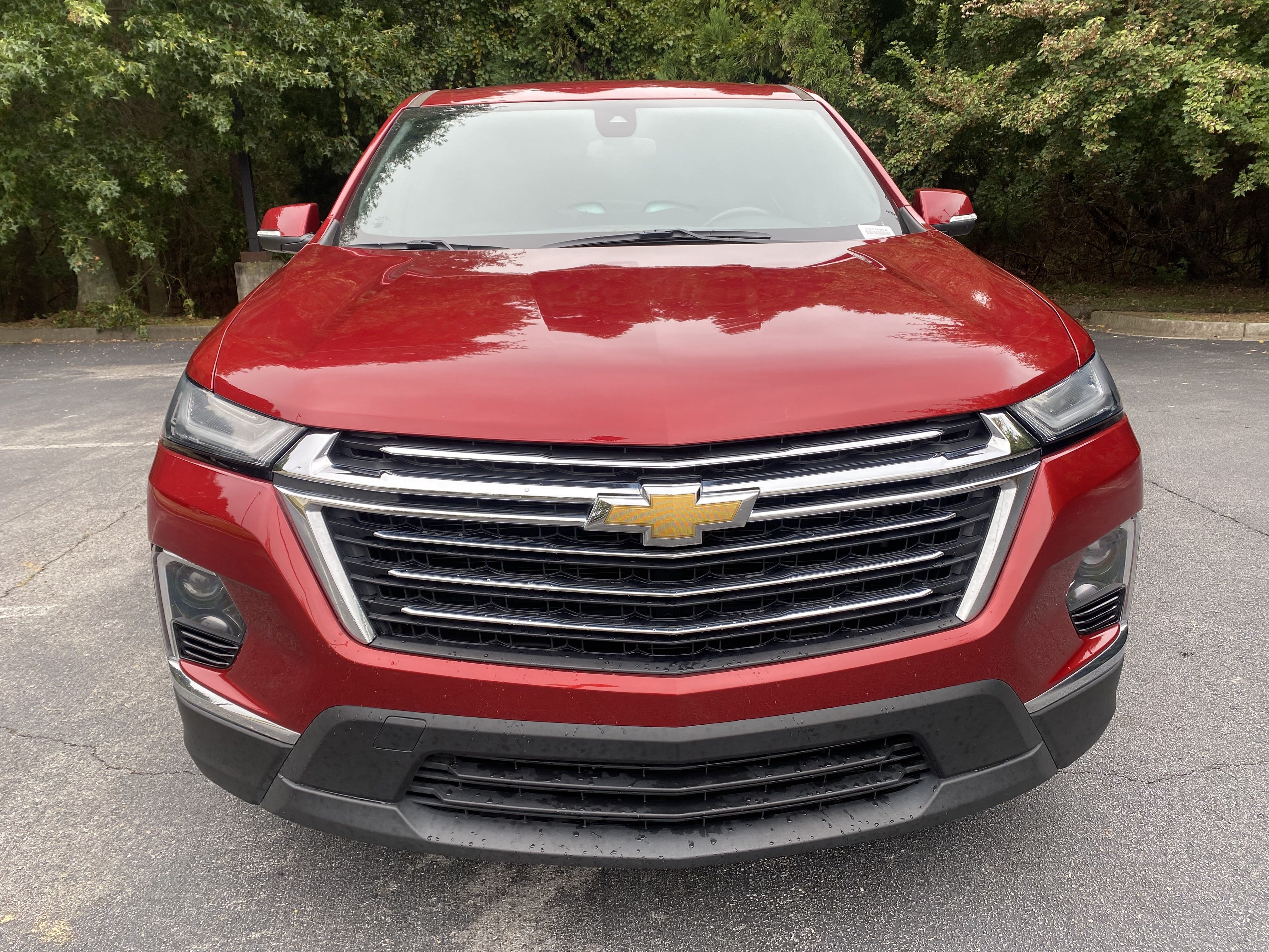 Used 2023 Chevrolet Traverse LT FWD image 3