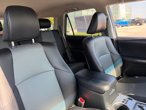 Used 2018 Toyota 4Runner SR5 Premium AWD/4WD image 12