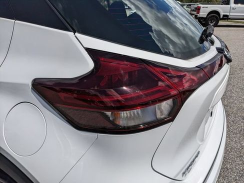 Used 2023 Nissan Kicks SV FWD image 11