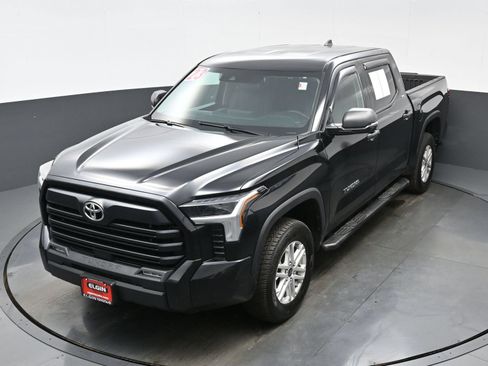Used 2023 Toyota Tundra SR5 w/ SR5 Convenience Package AWD/4WD image 34