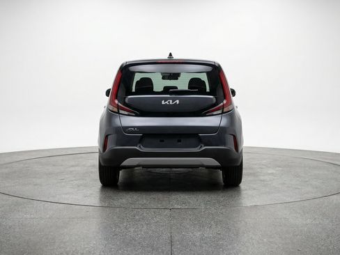 Used 2025 Kia Soul LX w/ LX Technology Package FWD image 7