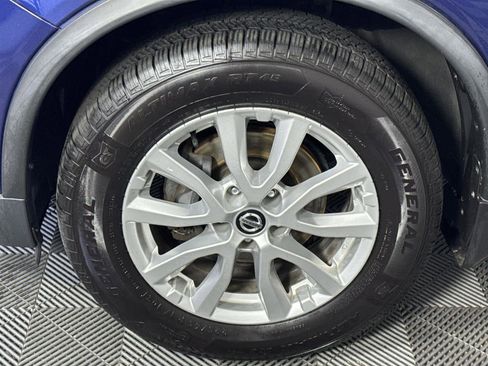 Used 2020 Nissan Rogue SV image 10