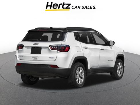 Used 2025 Jeep Compass Limited AWD/4WD image 2