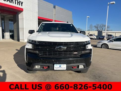 Used 2021 Chevrolet Silverado 1500 LT Trail Boss w/ Convenience Package II image 2