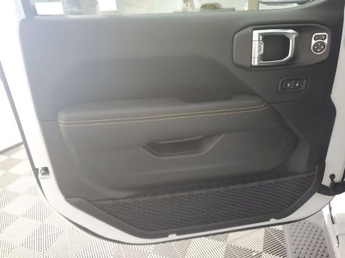 New 2025 Jeep Wrangler Sahara image 27