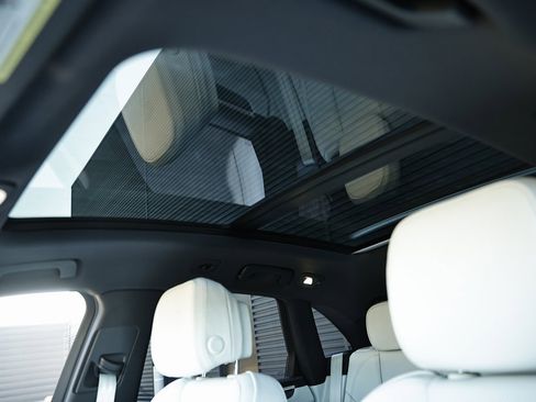 New 2026 Porsche Macan image 22