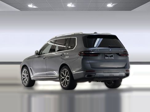 Used 2024 BMW X7 xDrive40i w/ Premium Package AWD/4WD image 3