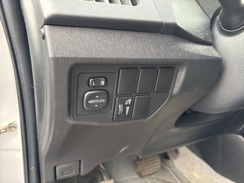 Used 2015 Toyota Prius Two image 17