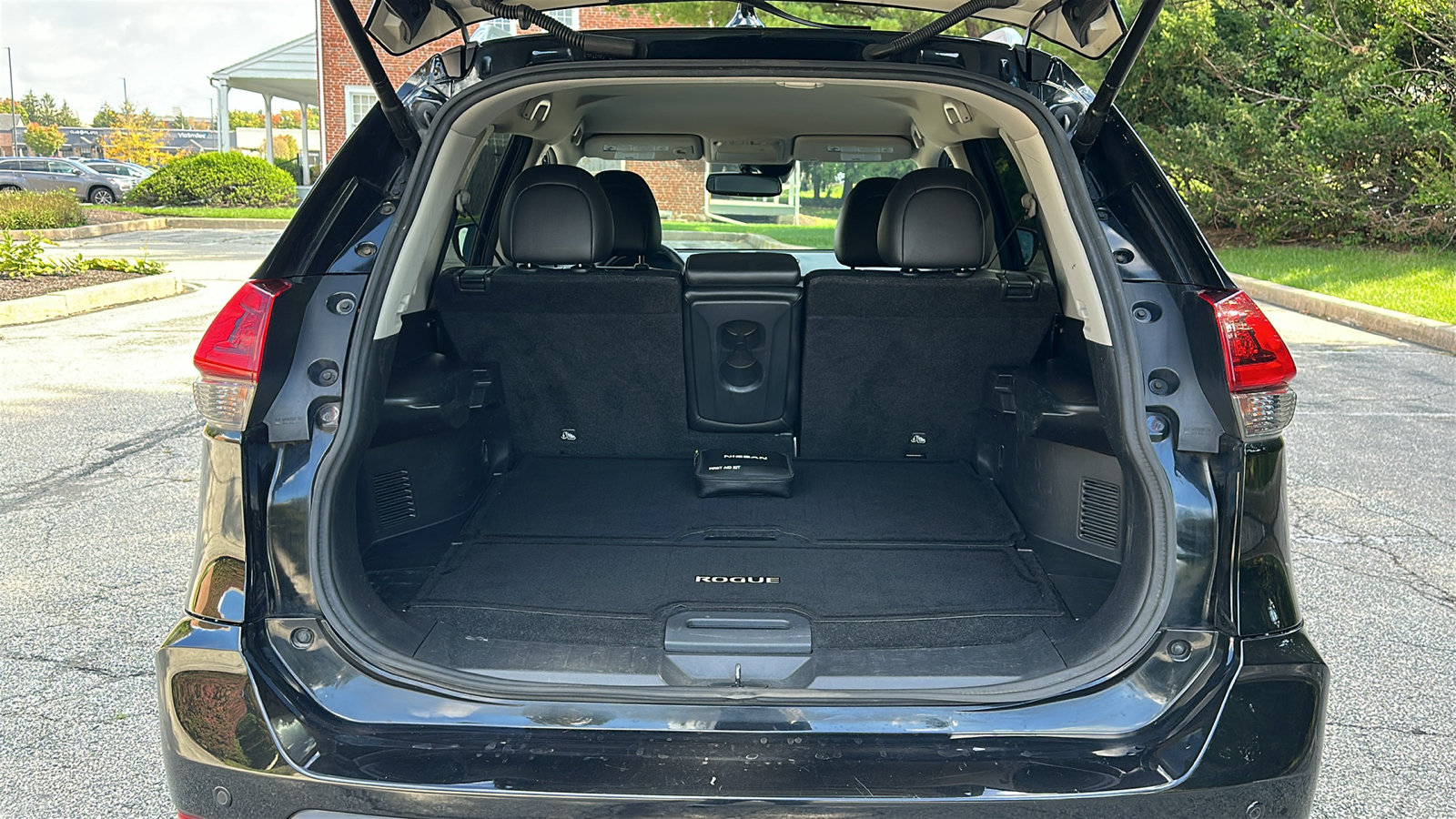 Used 2019 Nissan Rogue SL AWD/4WD image 7