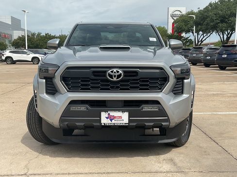 Used 2024 Toyota Tacoma TRD Sport RWD image 3
