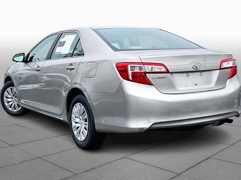 Used 2013 Toyota Camry LE image 12