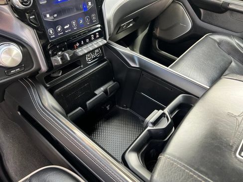 Used 2020 RAM 1500 Limited w/ Black Appearance Package AWD/4WD image 35