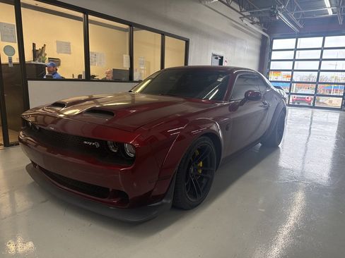 Used 2019 Dodge Challenger SRT Hellcat Redeye image 3