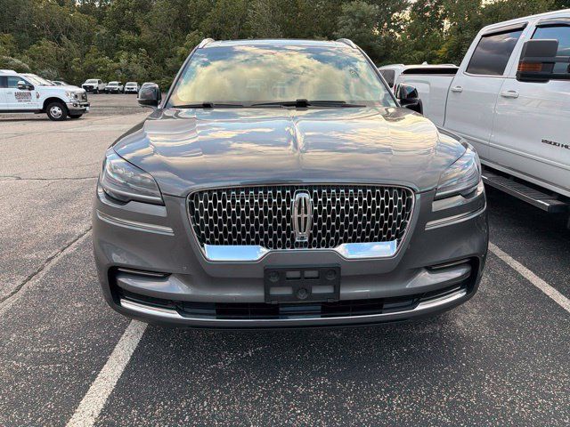 Used 2024 Lincoln Aviator Reserve w/ Equipment Group 201A AWD/4WD image 2