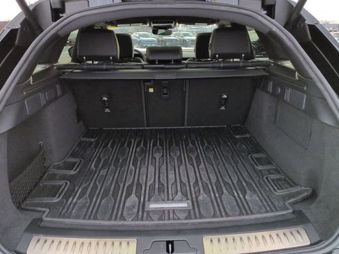 Certified 2023 Land Rover Range Rover Velar R-Dynamic S image 36