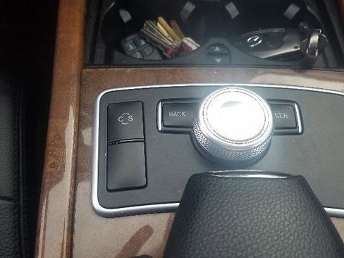 Used 2010 Mercedes-Benz E 350 4MATIC Sedan image 15