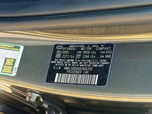 Certified 2025 Hyundai Elantra SEL image 30