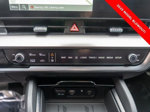 New 2025 Kia Sportage EX image 21