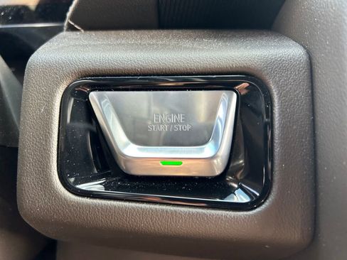 Used 2025 GMC Yukon Elevation AWD/4WD image 16