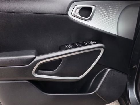 Used 2022 Kia Soul LX image 20