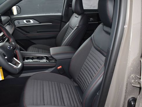 New 2026 Ford Explorer ST-Line w/ ST-Line Street Pack AWD/4WD image 10