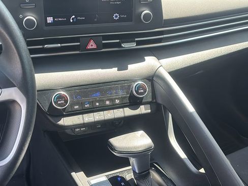 Used 2023 Hyundai Elantra SEL FWD image 21