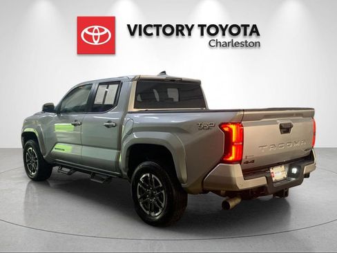 Used 2024 Toyota Tacoma TRD Sport w/ TRD Sport Upgrade Package AWD/4WD image 3