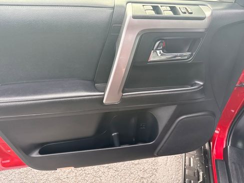 Used 2021 Toyota 4Runner SR5 Premium image 11