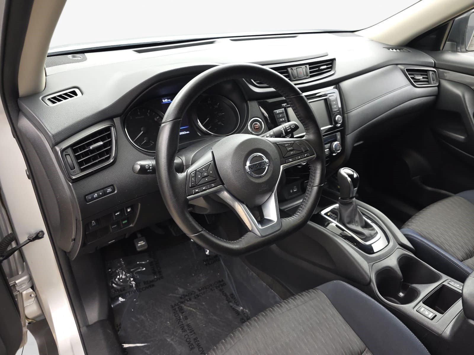 Used 2018 Nissan Rogue SV FWD image 13
