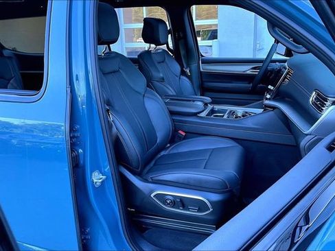 Used 2026 Jeep Grand Wagoneer Limited w/ Premium Group II AWD/4WD image 29