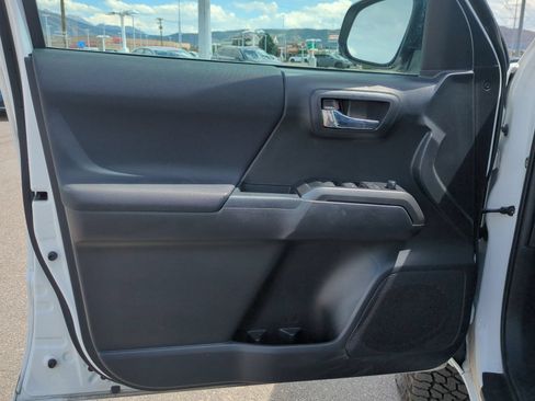Used 2023 Toyota Tacoma TRD Sport AWD/4WD image 11
