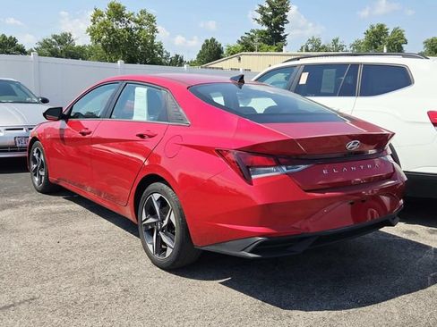 Used 2023 Hyundai Elantra SEL w/ Convenience Package FWD image 3