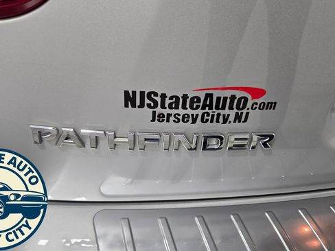 Used 2017 Nissan Pathfinder Platinum w/ Cargo Package AWD/4WD image 35