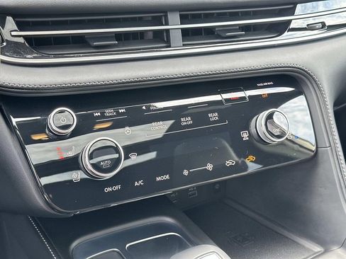 Certified 2025 INFINITI QX60 Luxe w/ Black Edition image 14