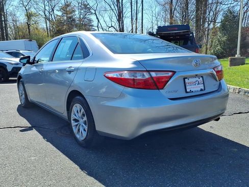 Used 2016 Toyota Camry LE image 19