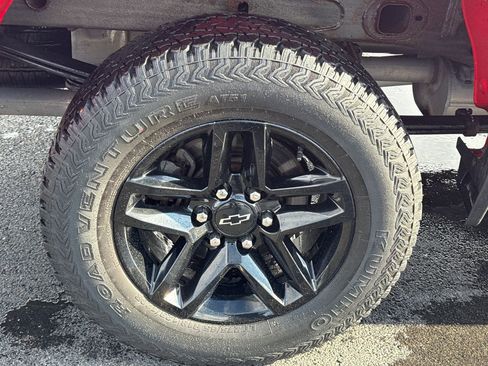 Used 2020 Chevrolet Silverado 1500 Custom Trail Boss image 10