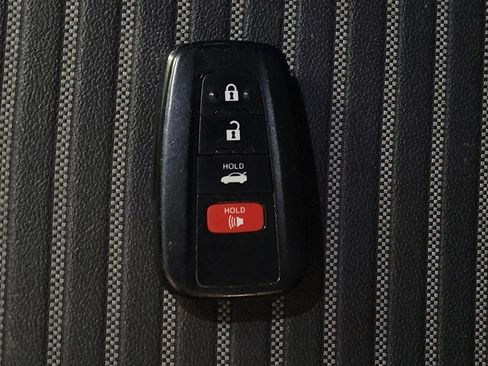 Used 2023 Toyota Camry SE w/ Cold Weather Package FWD image 32