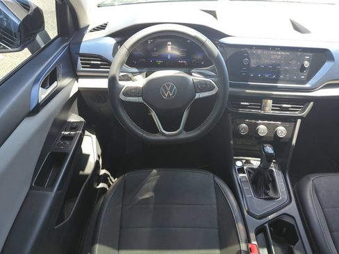 Used 2023 Volkswagen Taos SE w/ Panoramic Sunroof Package FWD image 14